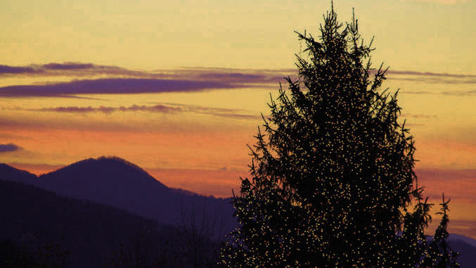 christmas_tree_winter_677x381 Christmas at Graves Mountain Farm & Lodges