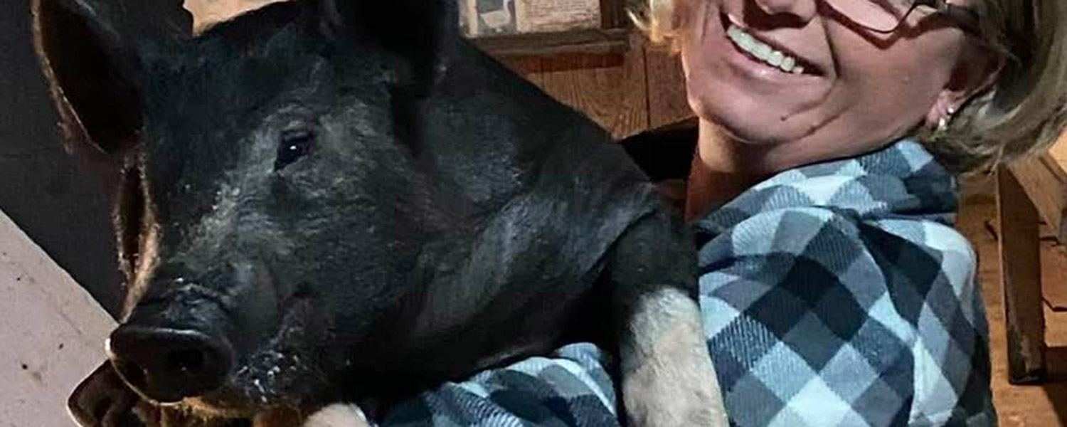 exp_bootsie_missy_1500x600 Boosie the pet Pig with Missy Graves