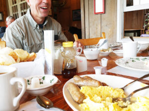 the Farm Restaurant with Southern Home-style Cooking