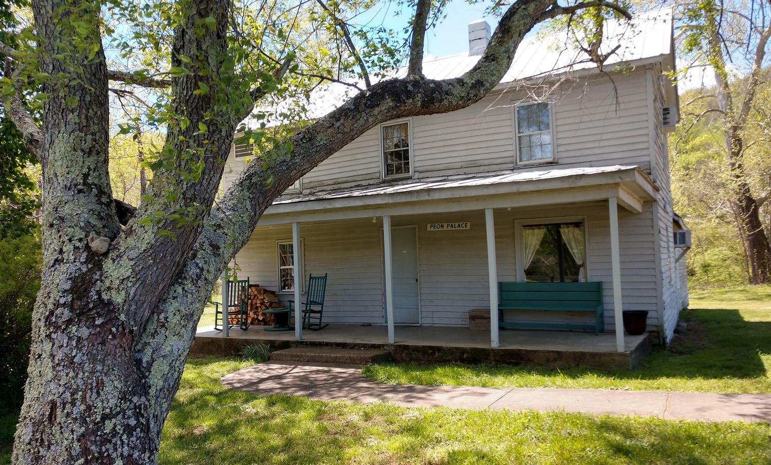 Peon Cottage in Our Hamlet